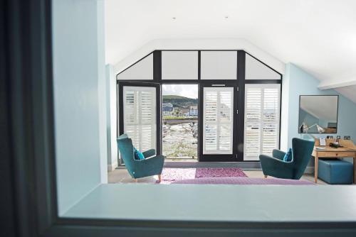 Deluxe Suite with Sea View