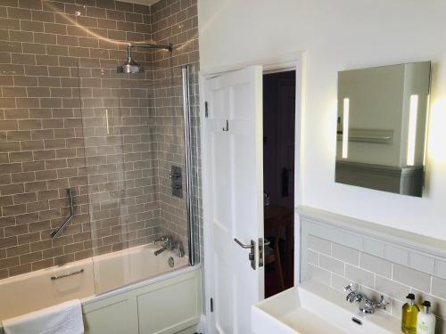 Double or Twin Room with Sea View