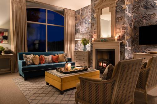 Deluxe King Suite
