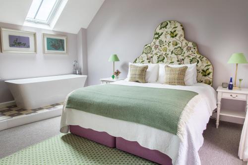 Deluxe Two-Bedroom Cottage
