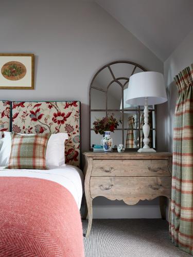 Deluxe King Suite