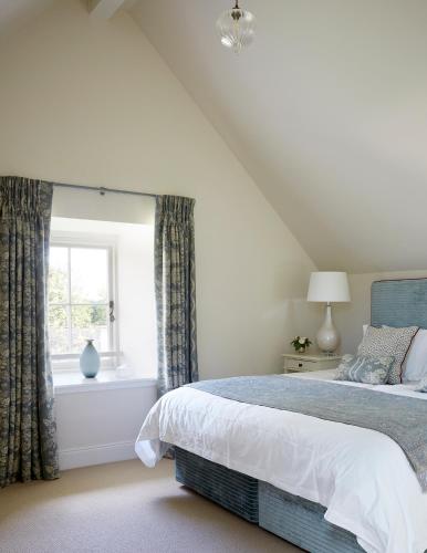 Deluxe Three-Bedroom Cottage
