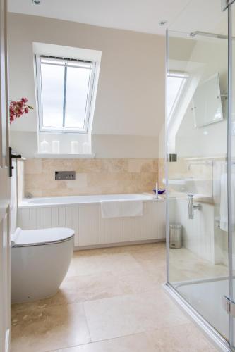 Deluxe Three-Bedroom Cottage