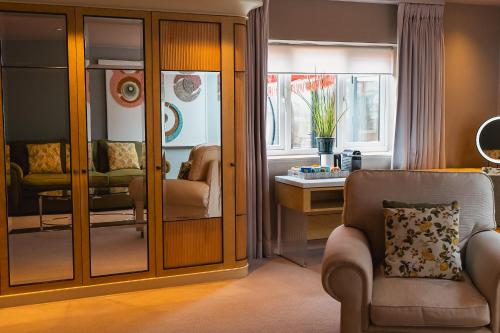 Deluxe King Room