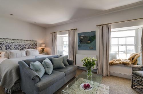Deluxe Suite with Sea View