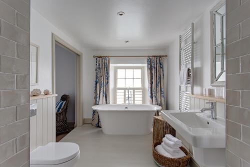 Deluxe Suite with Sea View