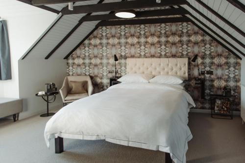 Deluxe Loft Room