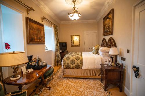 Deluxe Bedchamber