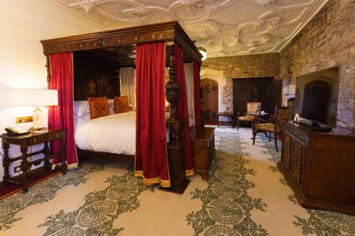 Superior Deluxe Bedchamber