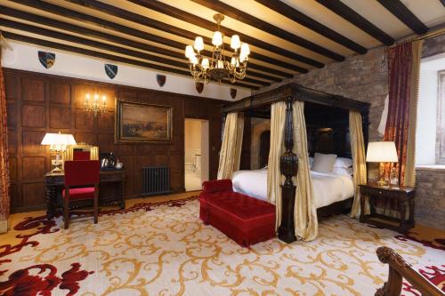 Superior Deluxe Bedchamber
