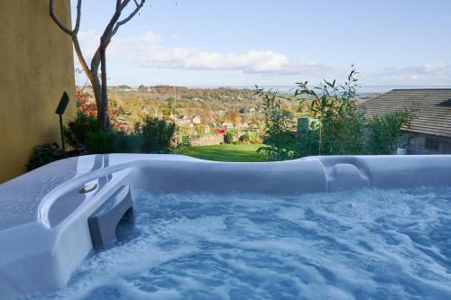 Mews Hot Tub Room