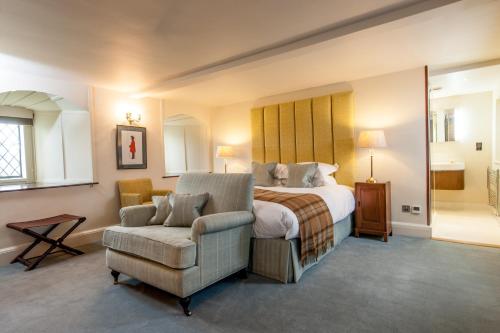 Deluxe Junior Room
