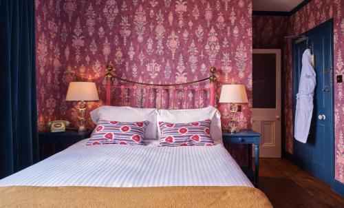 Cozy Double Room - Coach House 