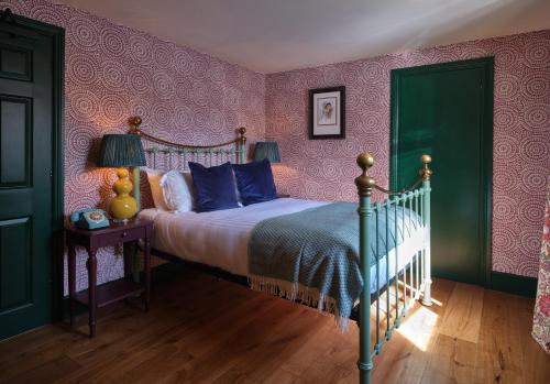 Cozy Double Room - Coach House 