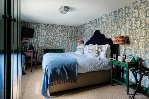 Cozy Double Room - Coach House 