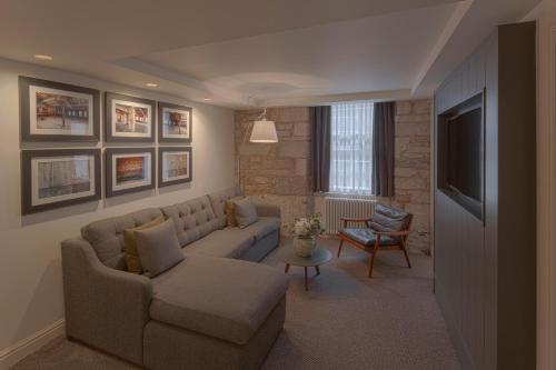 Luxury Two-Bedroom Apartment