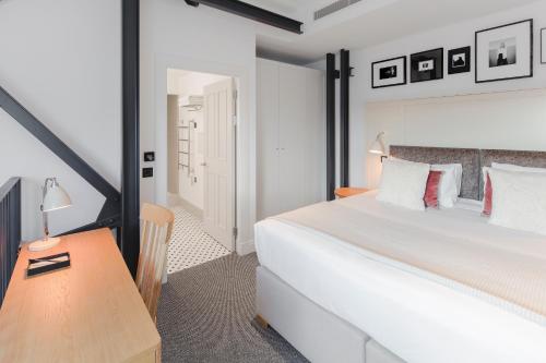 Royal Mile Deluxe One Bedroom Loft Apartment
