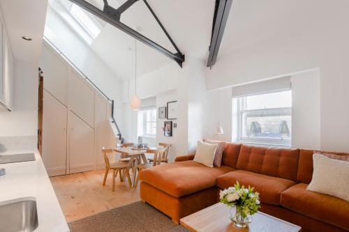 Royal Mile Deluxe One Bedroom Loft Apartment