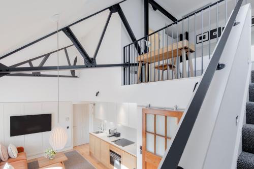 Royal Mile Deluxe One Bedroom Loft Apartment