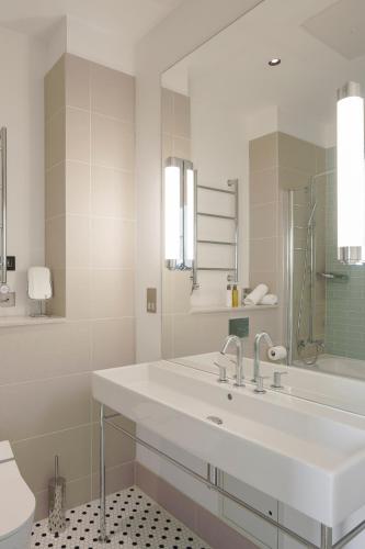 Royal Mile Deluxe One Bedroom Apartment