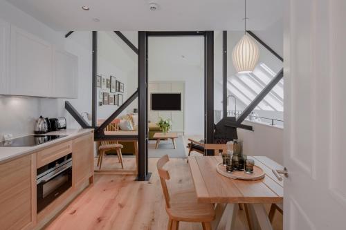 Deluxe One Bedroom Loft