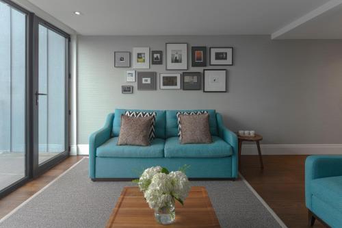 Deluxe One Bedroom Apartment with Balcony