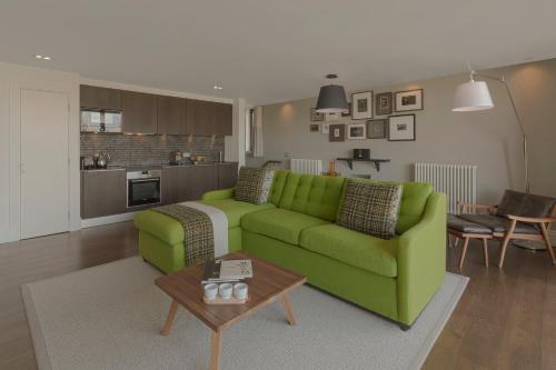 Deluxe Two Bedroom Apartment with Balcony