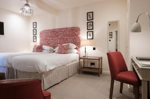 Classic Double or Twin Room with wet room