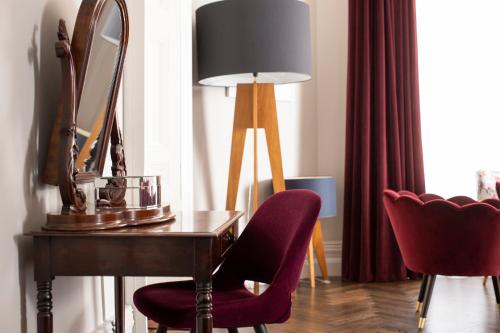 Deluxe King Suite