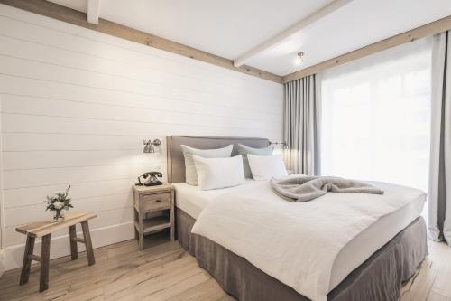 Classic room, partly with alcove bed