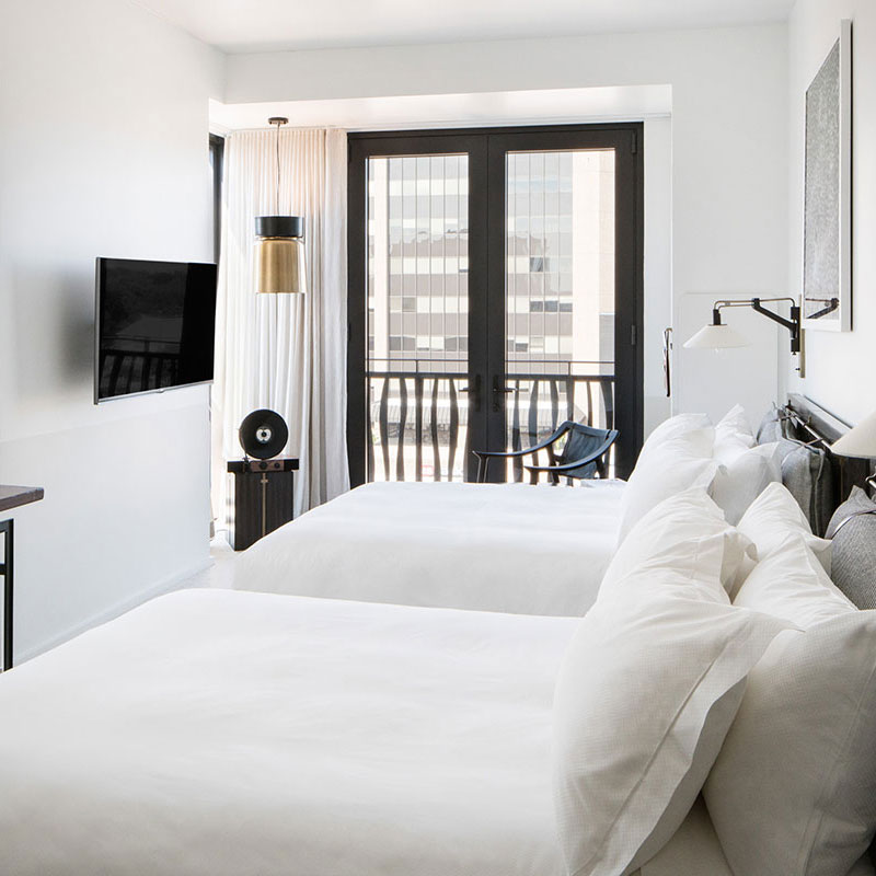 Corner Room Two Queens