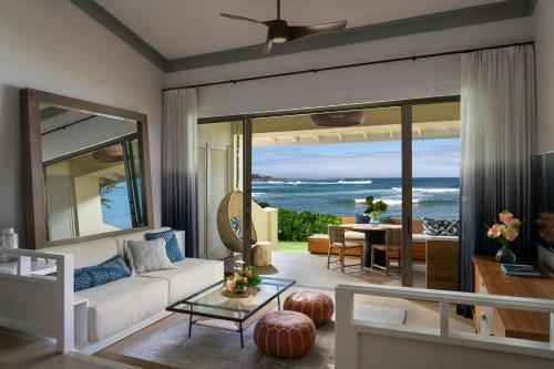 King Bungalow - Club Lounge Access