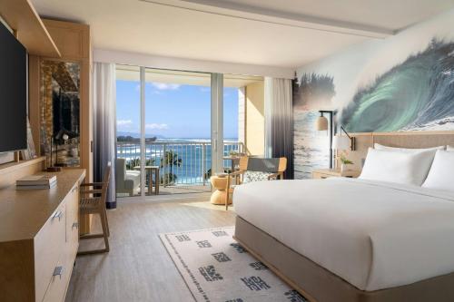 Premium King Room with Oceanfront - Top Floor