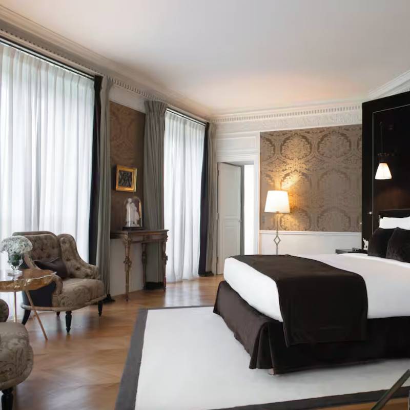 Eiffel Presidential Suite