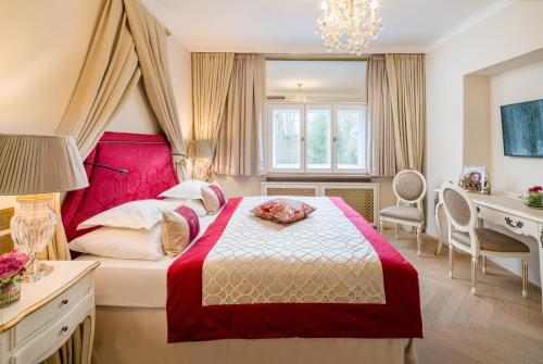 Junior Suite with Park View