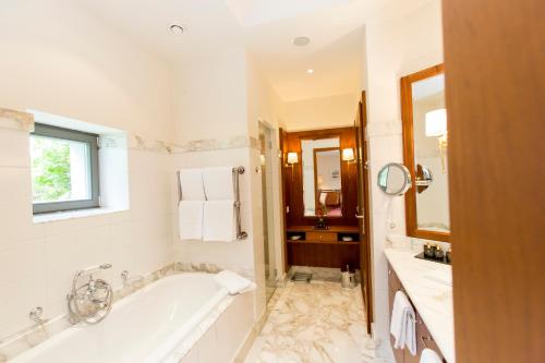 Junior Suite with Park View
