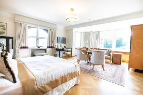 Castle Suite with City View