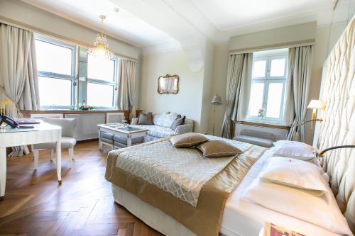 Castle Suite with City View