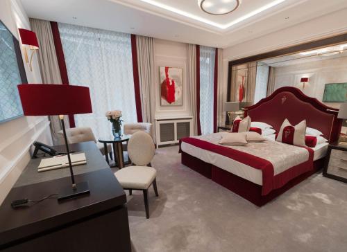 Superior Double Room with Park View