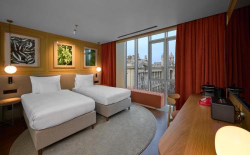Deluxe Twin Room with City View