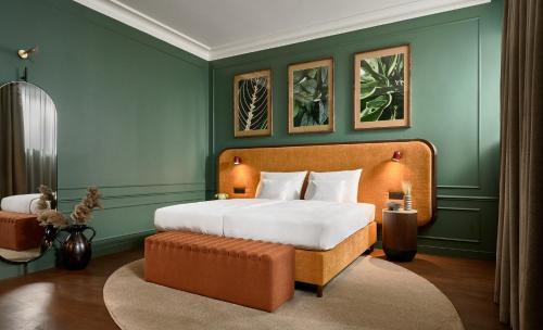 Deluxe Twin Room with Atrium View - Accessible