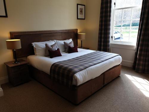 Loch Lomond Apartment (No Pets)