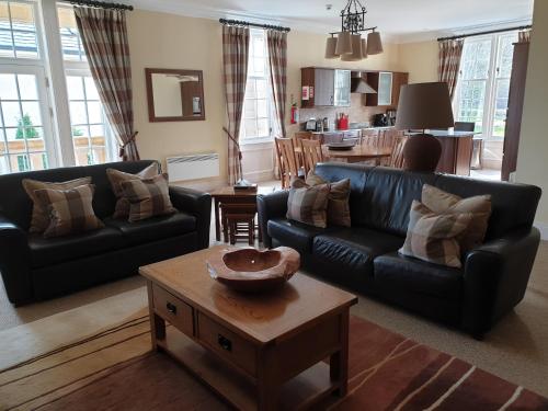 Loch Lomond Apartment (No Pets)