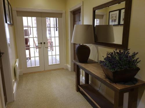 Loch Lomond Golf View Apartment (No Pets) 