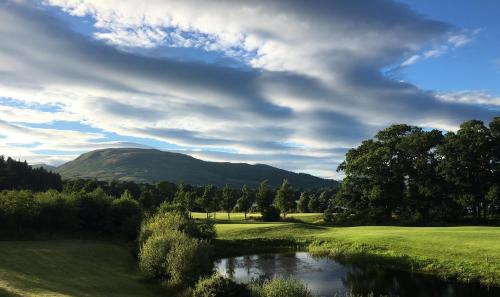 Loch Lomond Golf View Apartment (No Pets) 