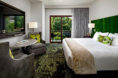 King Room with Falls View and Balcony