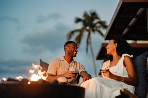Deluxe King Room with Fire Lanai Golf View