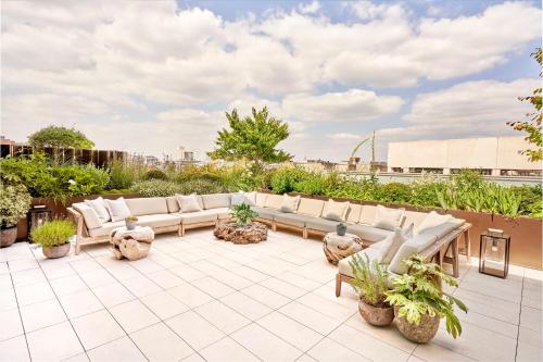 Suite with Garden View