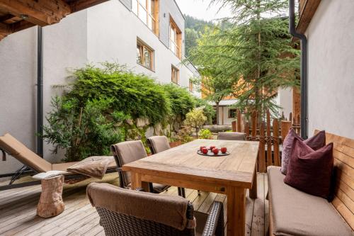 Classic Two-Bedroom Apartment with Balcony