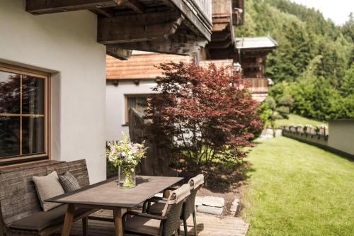 Deluxe Two-Bedroom Apartment with Sauna